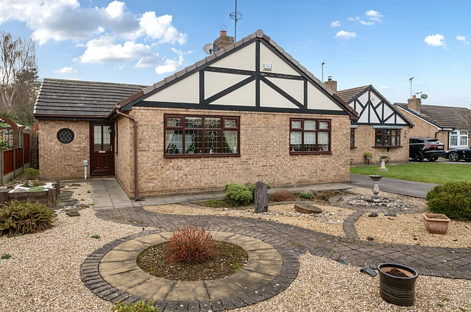 2 bedroom detached bungalow for sale