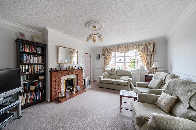 2 bedroom  detached bungalow for sale
