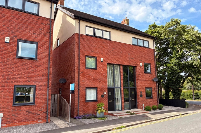 4 bedroom semi-detached house for sale