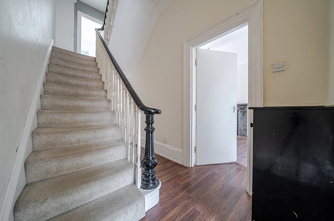 4 bedroom  terraced house for sale