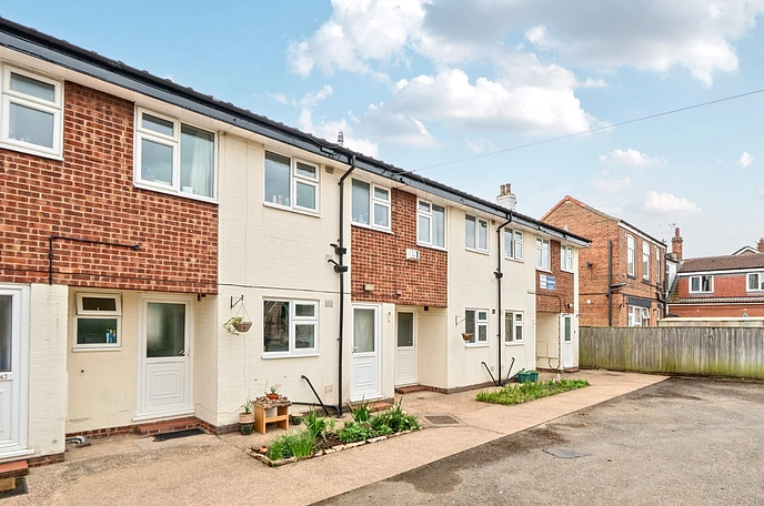 9 bedroom apartment for sale