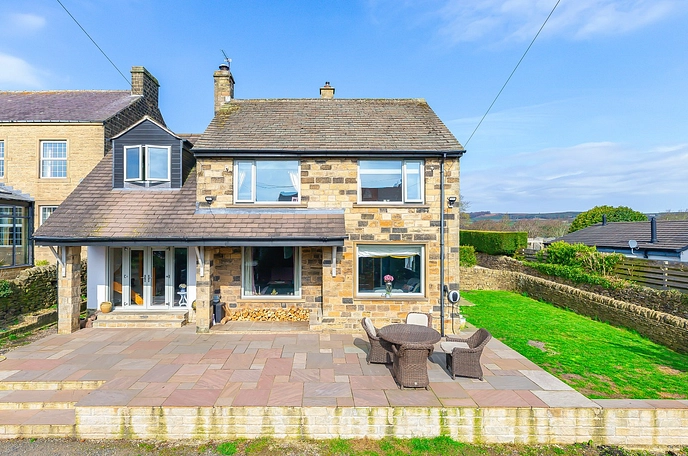 5 bedroom  detached house for sale