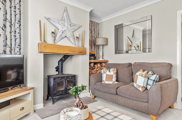 3 bedroom  semi-detached house for sale