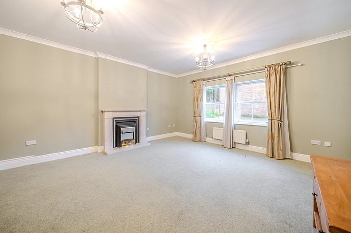 5 bedroom  terraced house for sale