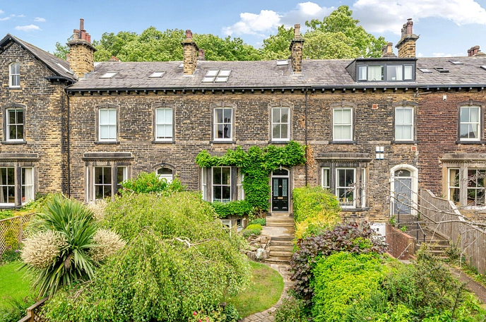 4 bedroom terraced house for sale
