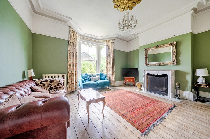 4 bedroom  terraced house for sale