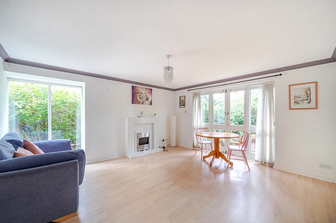2 bedroom  semi-detached house for sale