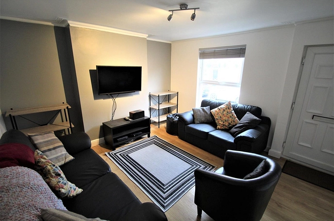 6 bedroom  terraced house for sale
