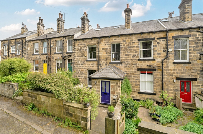4 bedroom  terraced house for sale