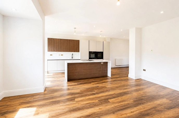 4 bedroom  semi-detached house to rent