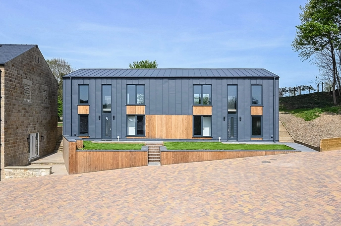 2 bedroom  semi-detached house for sale