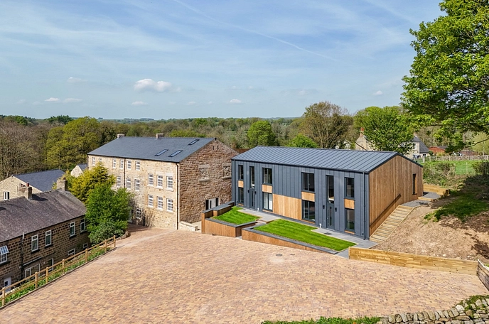 2 bedroom  semi-detached house for sale