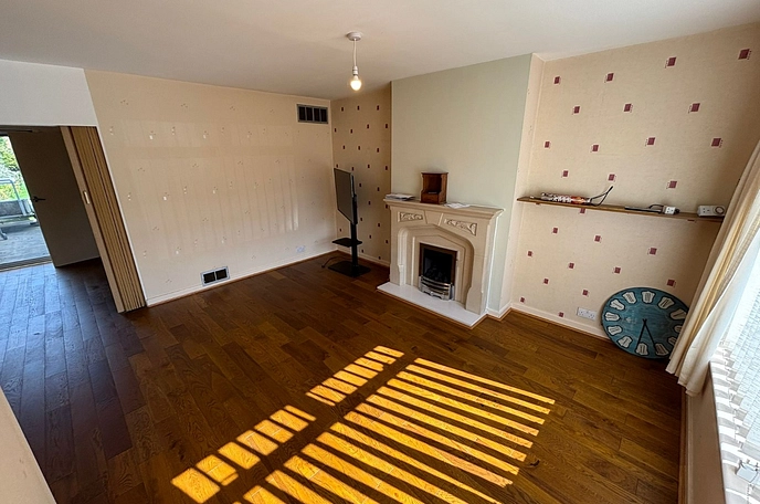 3 bedroom  semi-detached house to rent