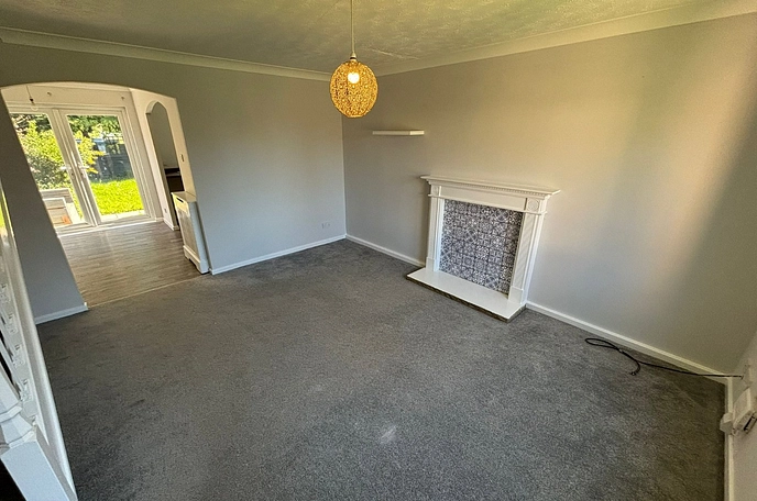 3 bedroom  semi-detached house to rent