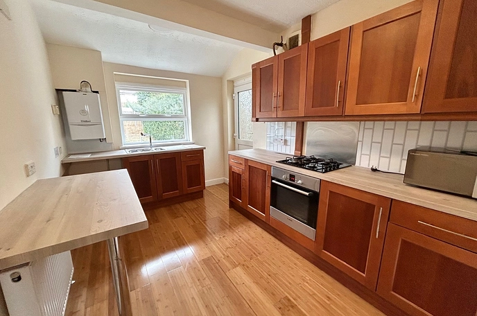 2 bedroom  semi-detached house to rent