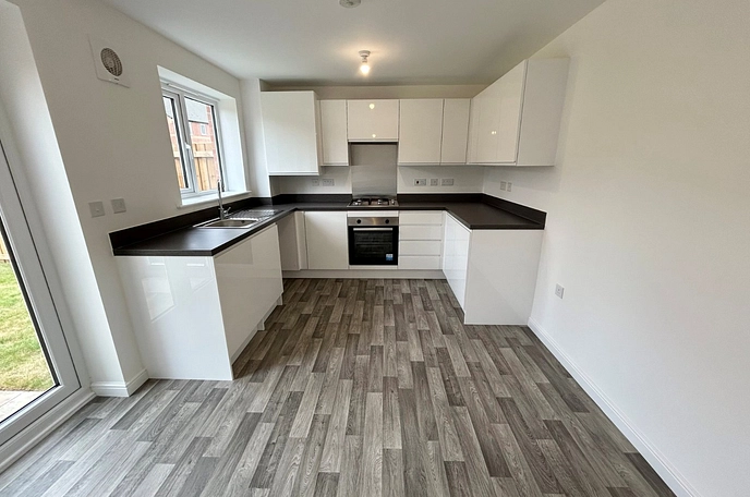 3 bedroom  semi-detached house to rent