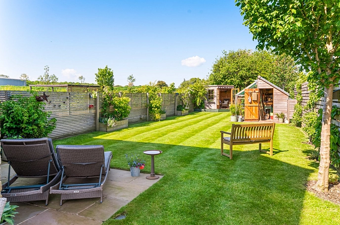 3 bedroom  terraced house for sale