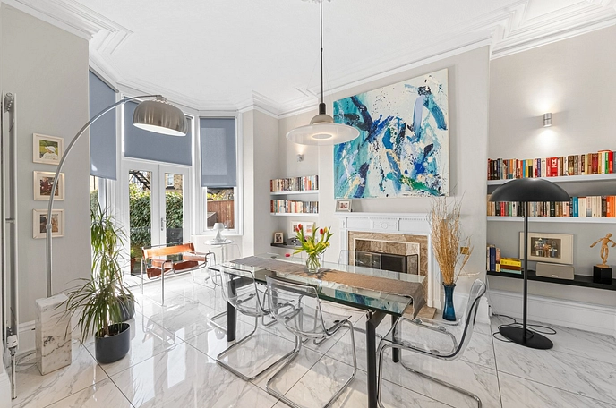 6 bedroom  terraced house for sale