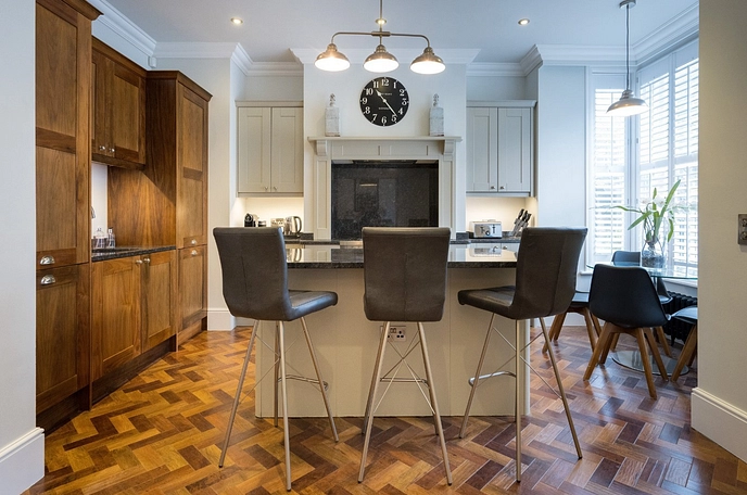 6 bedroom  detached house for sale