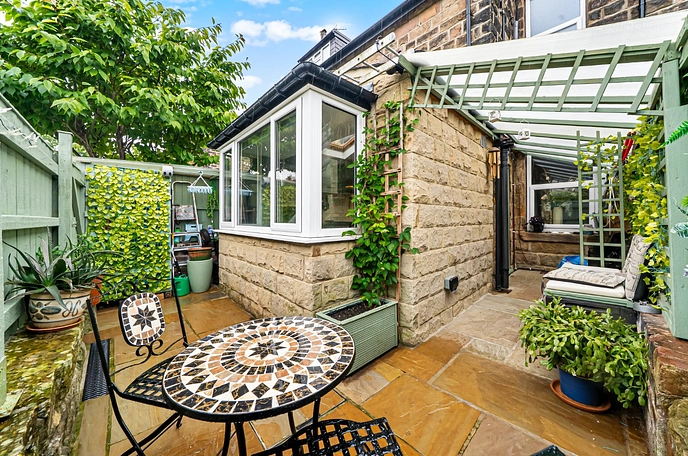 3 bedroom  terraced house for sale