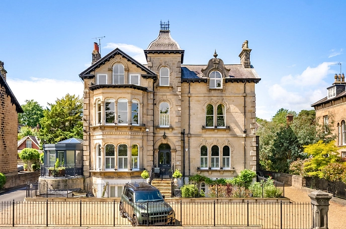 3 bedroom apartment for sale