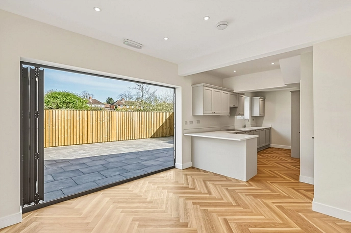 3 bedroom  semi-detached house for sale
