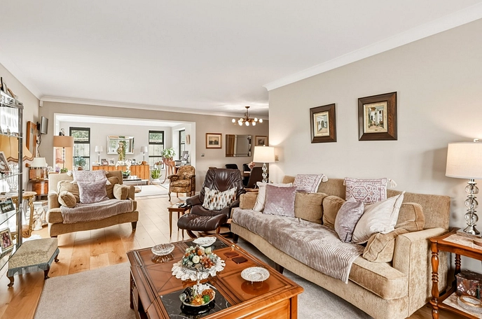 4 bedroom  detached house for sale