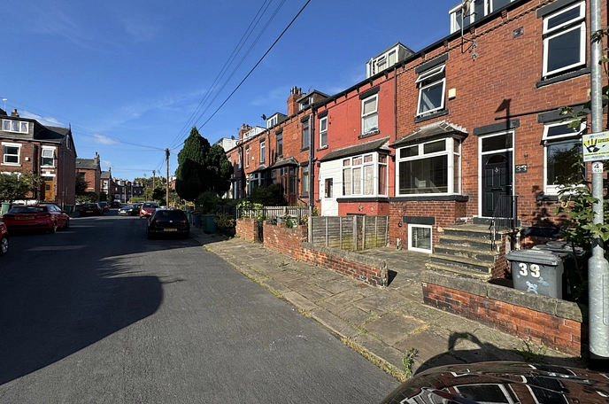 3 bedroom  terraced house to rent