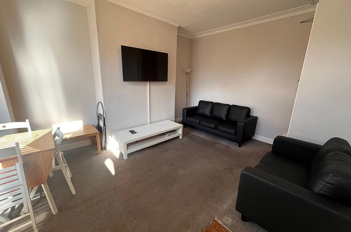 3 bedroom  terraced house to rent