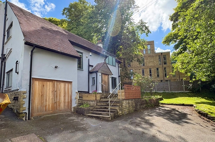 4 bedroom  detached house to rent