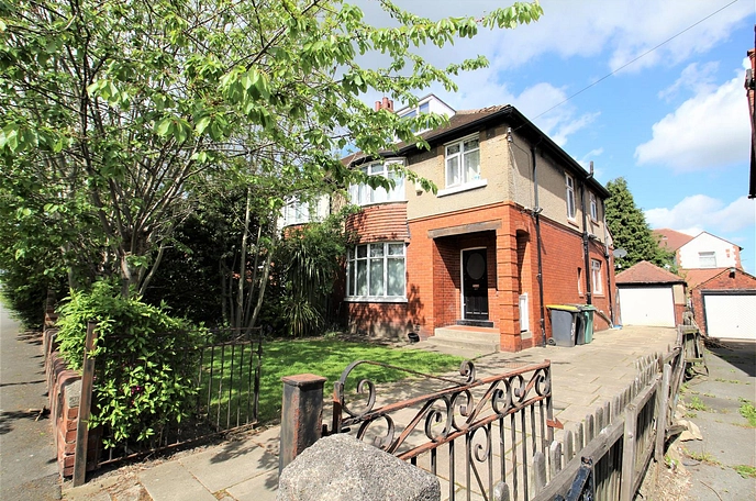 5 bedroom semi-detached house for sale
