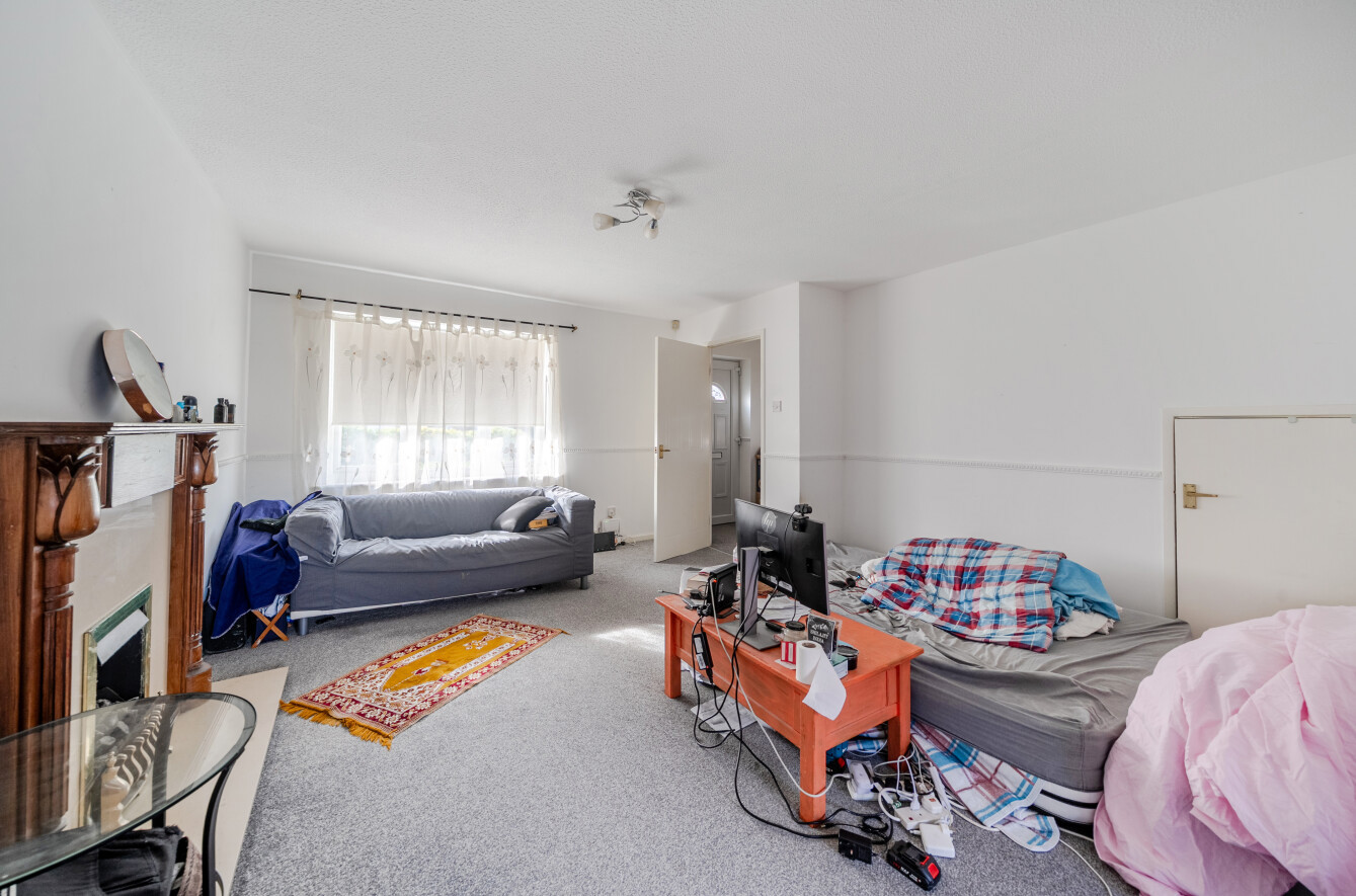 3 bedroom  semi-detached house for sale
