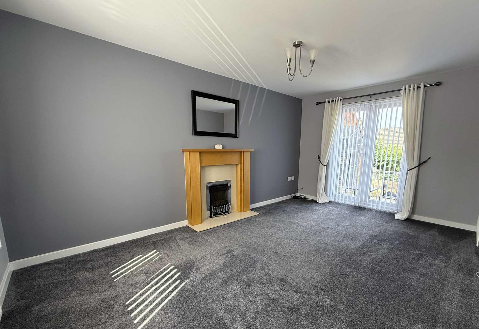 3 bedroom  semi-detached house to rent