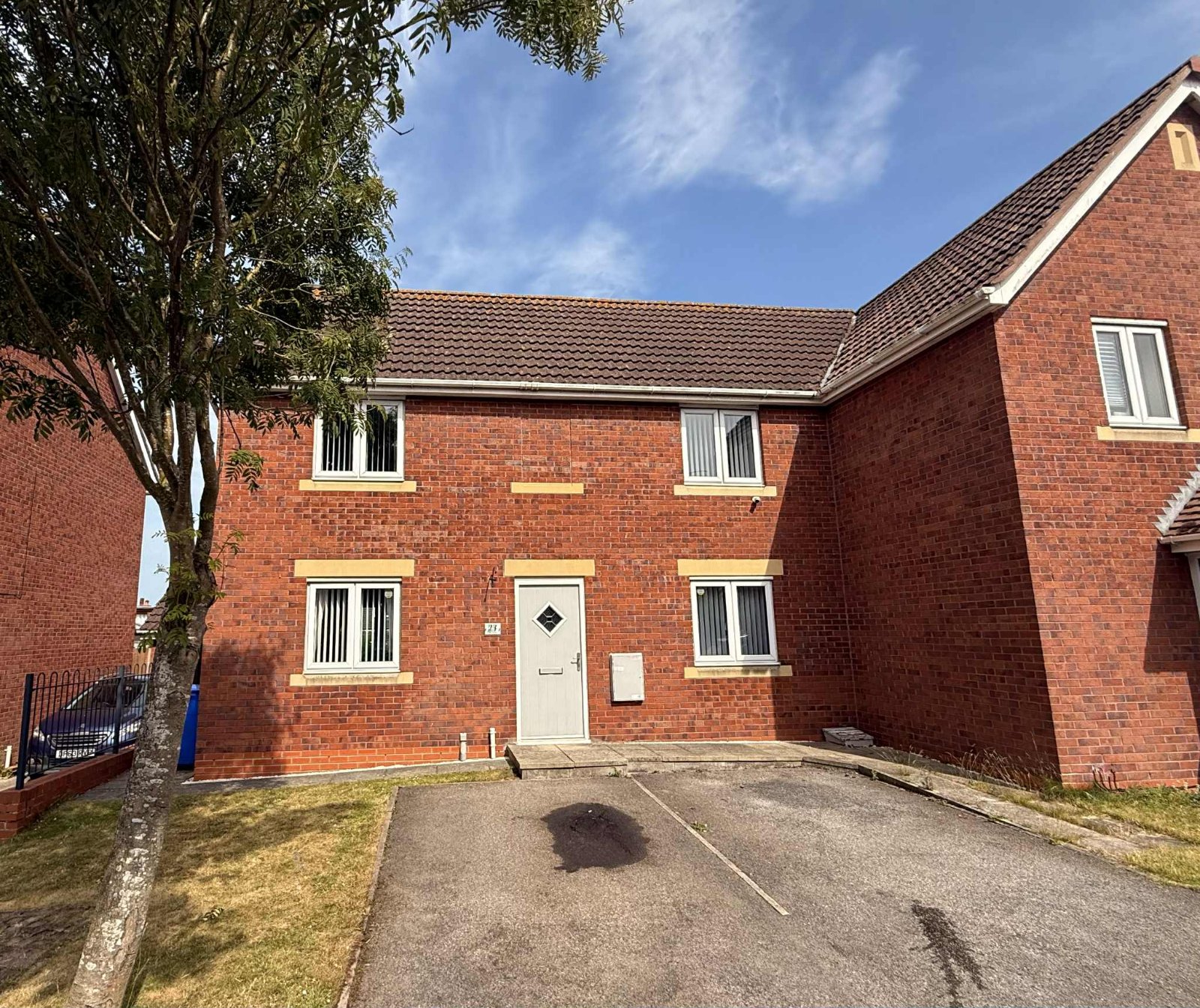3 bedroom  semi-detached house to rent