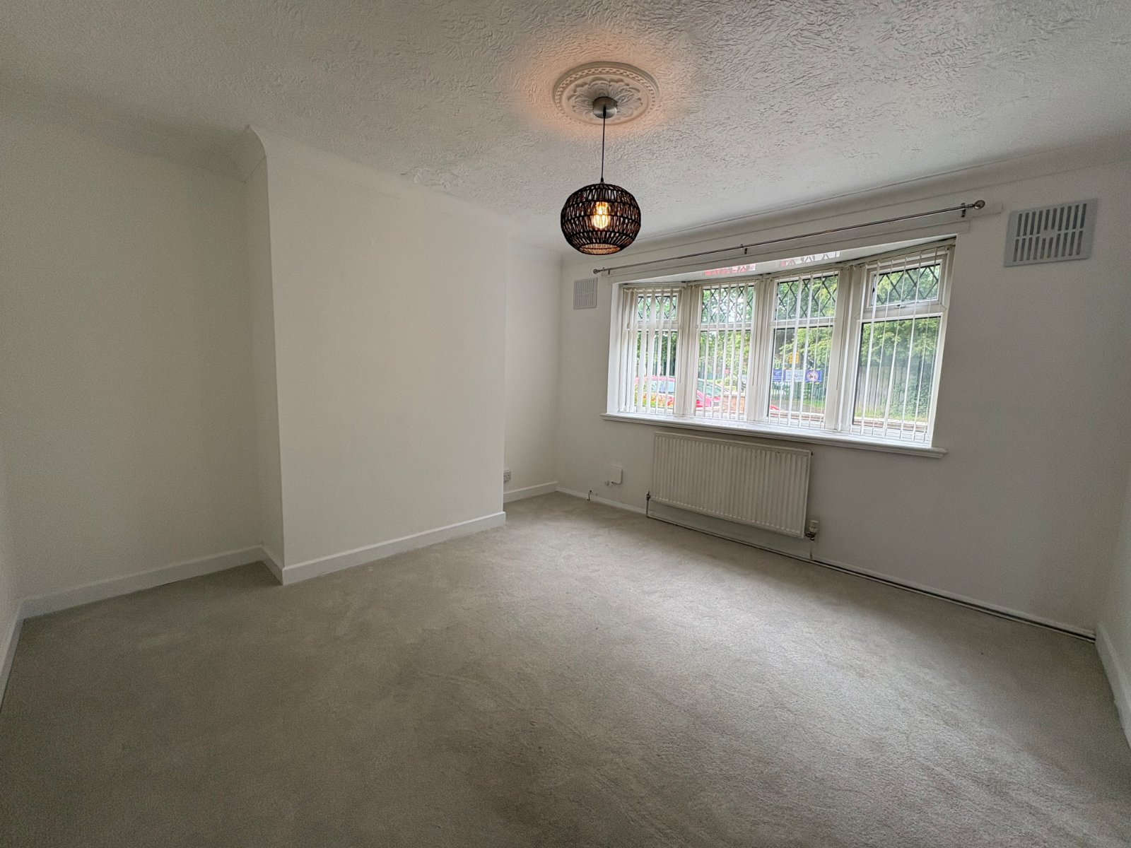 3 bedroom  semi-detached house to rent