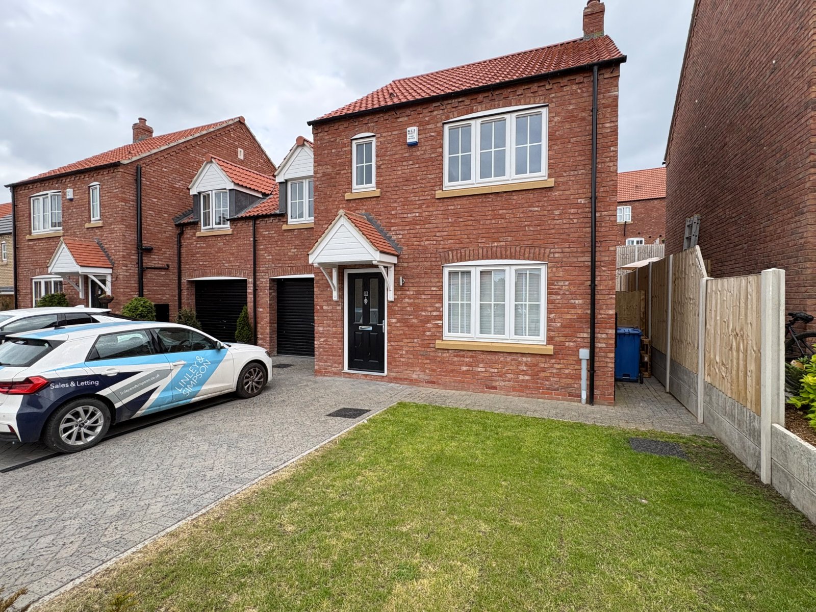 3 bedroom  semi-detached house to rent
