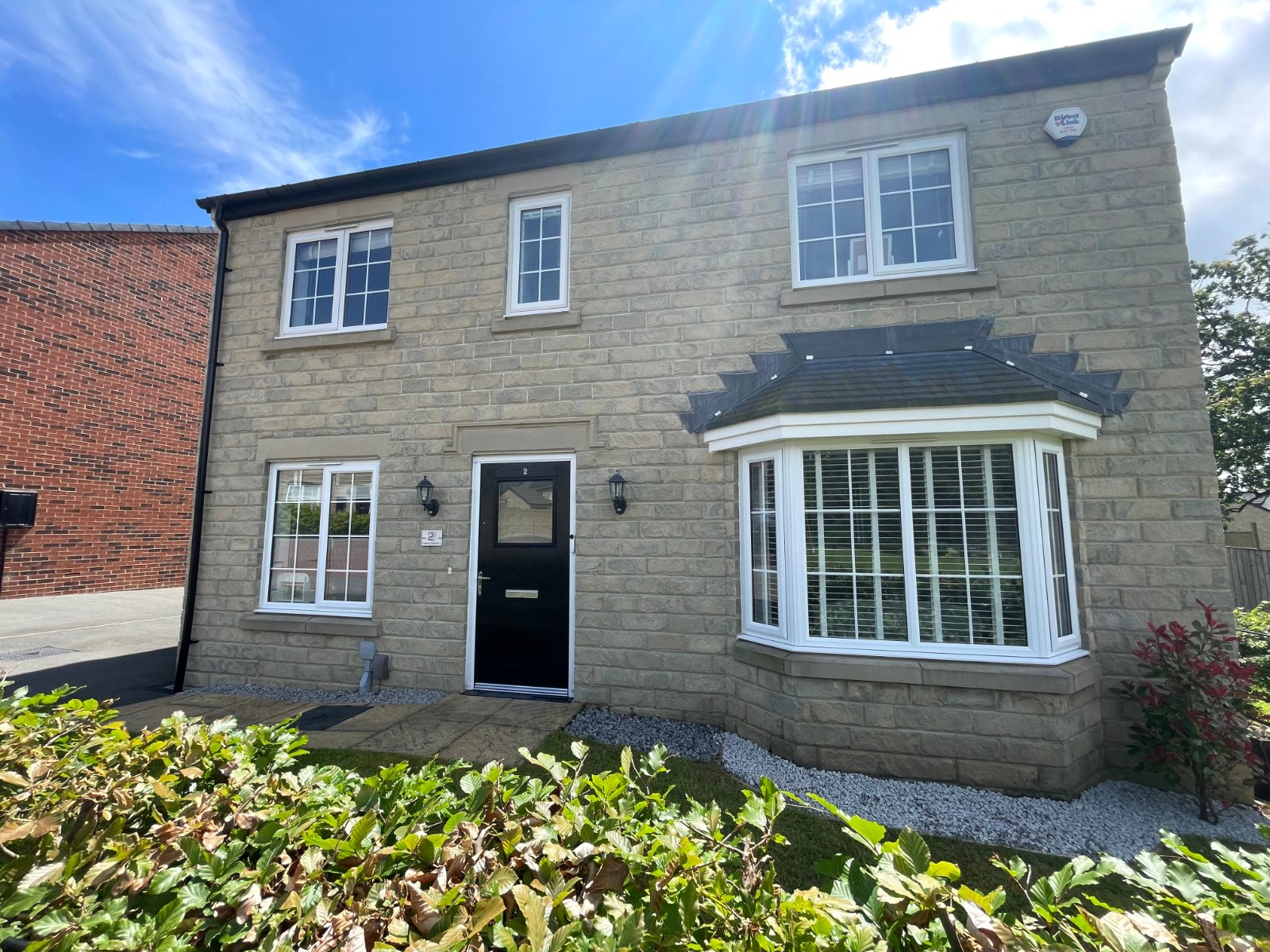4 bedroom  detached house to rent
