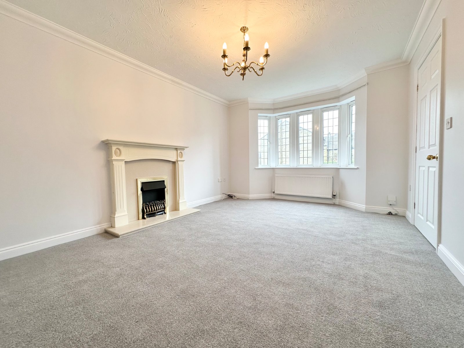 4 bedroom  detached house to rent
