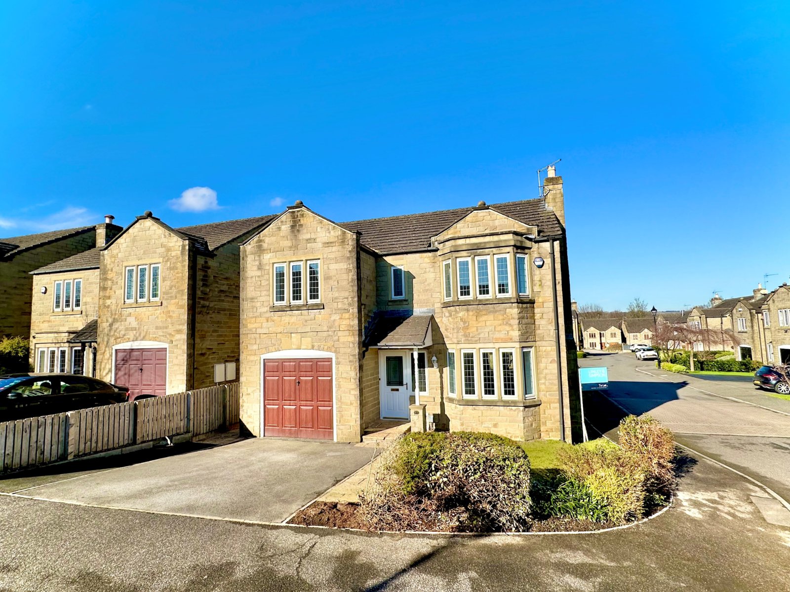 4 bedroom  detached house to rent