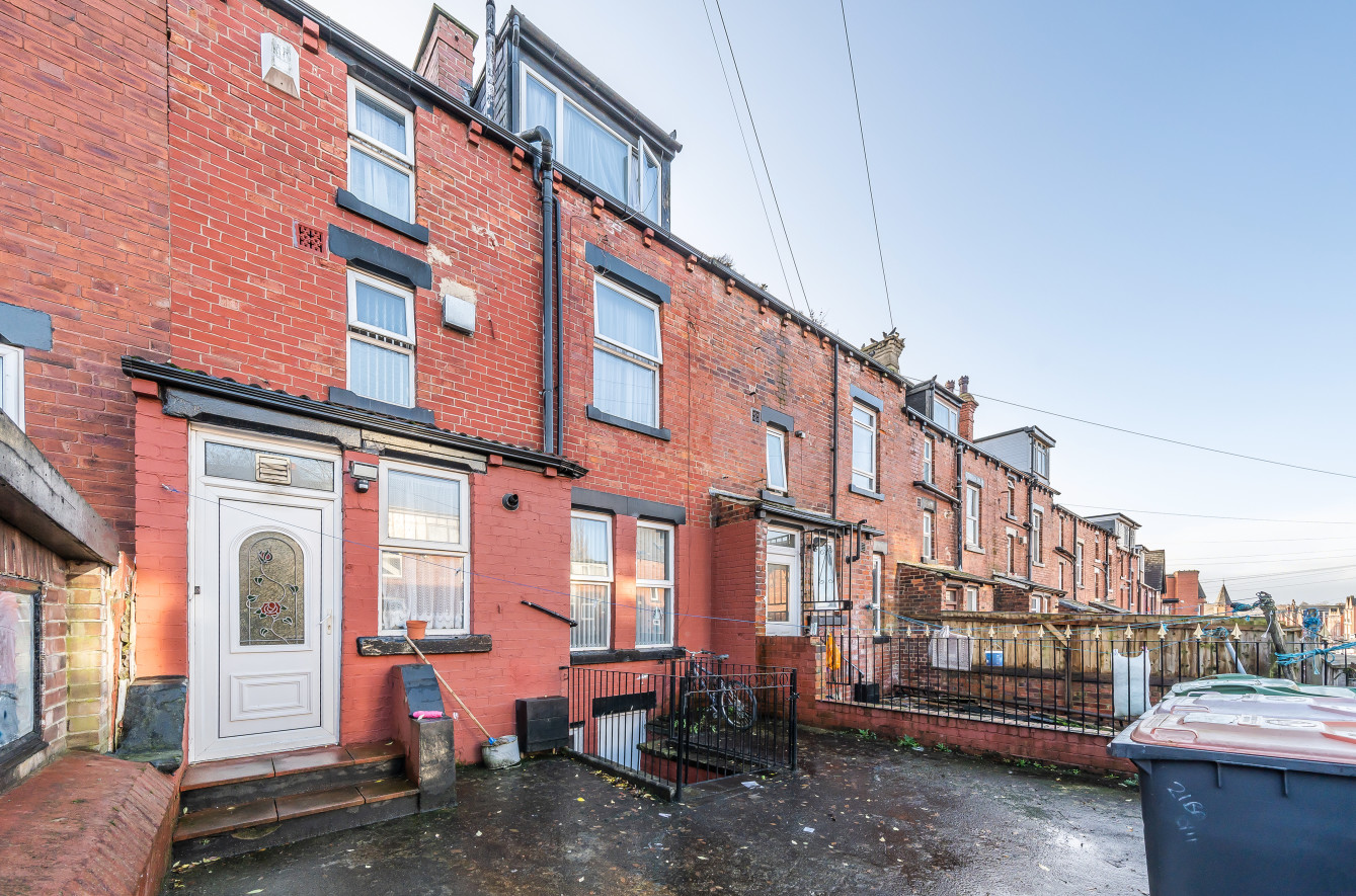 6 bedroom  terraced house for sale