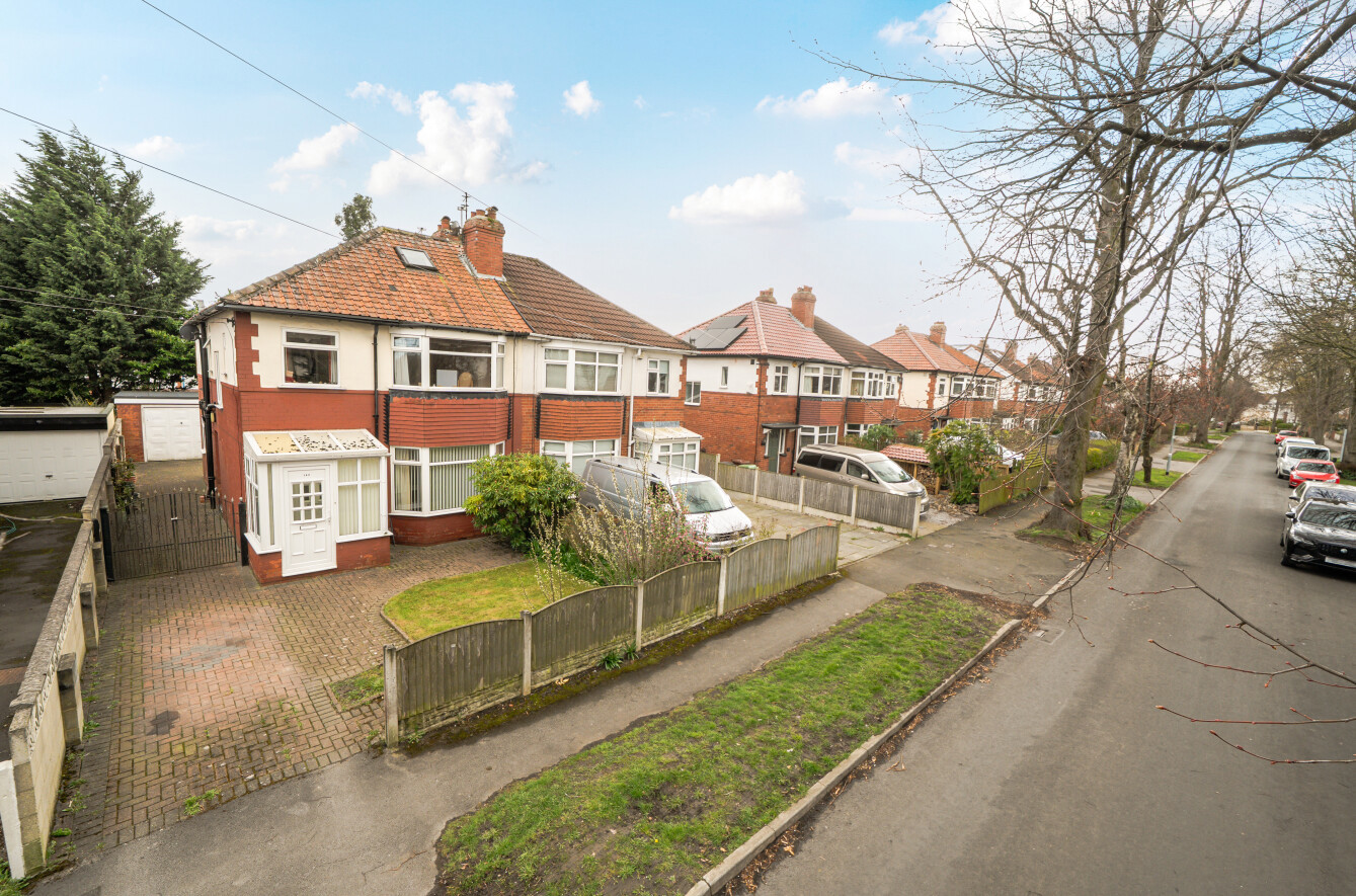 4 bedroom  semi-detached house for sale