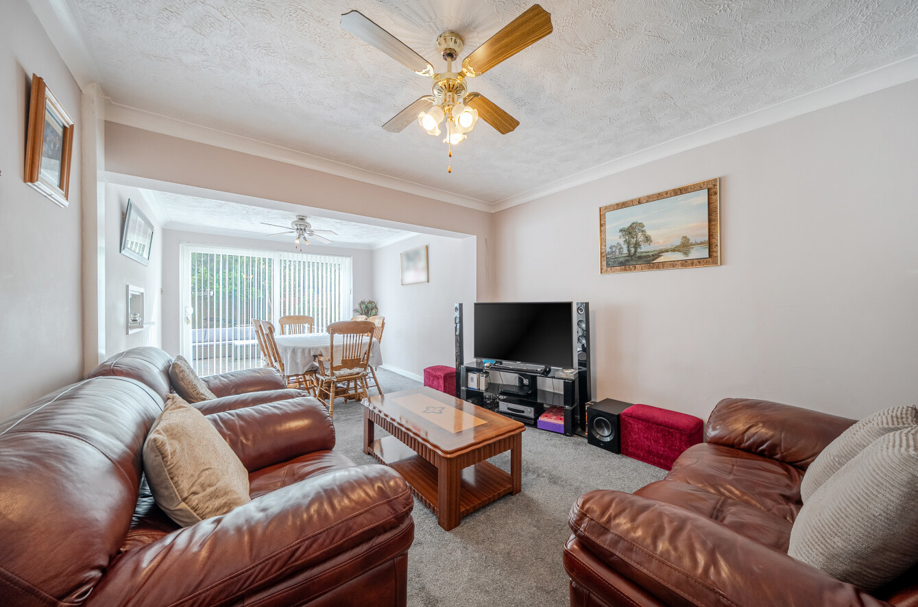 4 bedroom  semi-detached house for sale