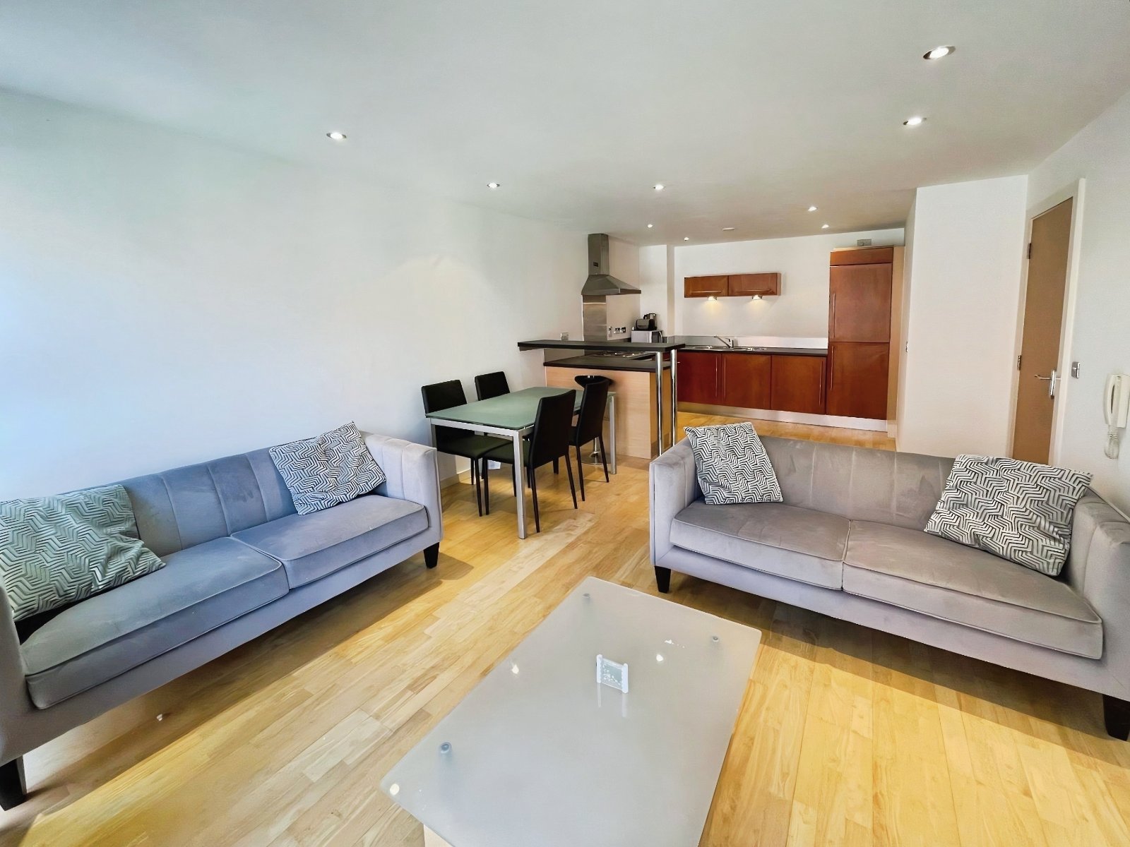 2 bedroom apartment to rent