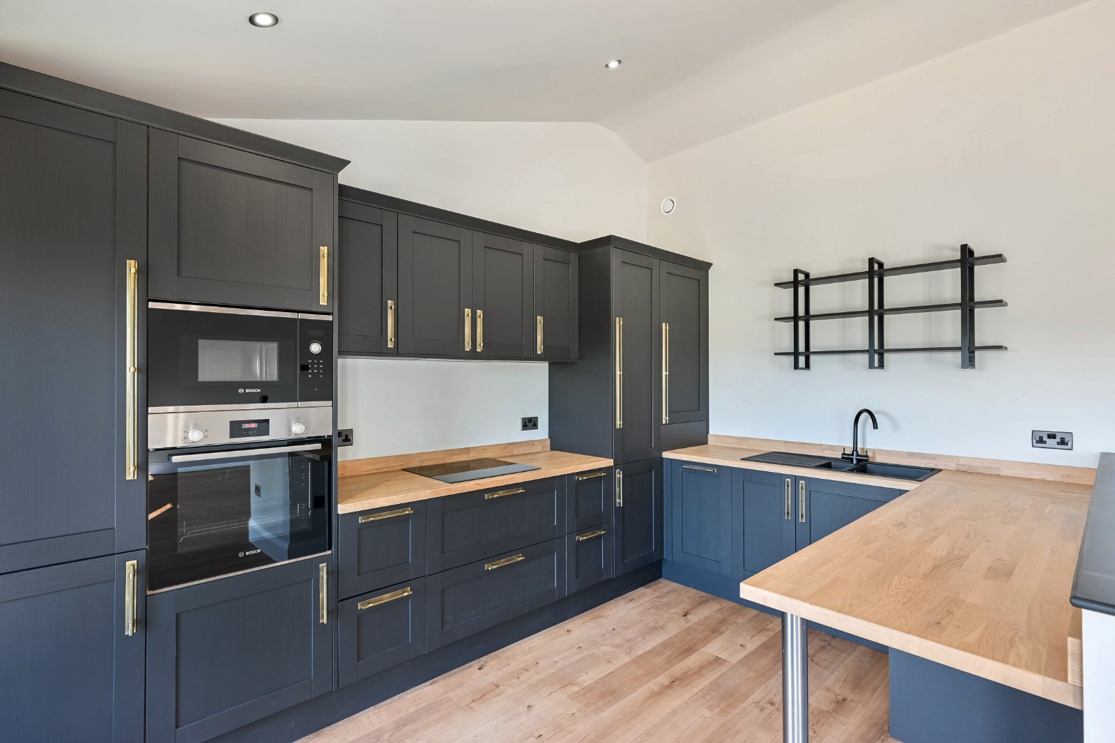 2 bedroom  semi-detached house for sale