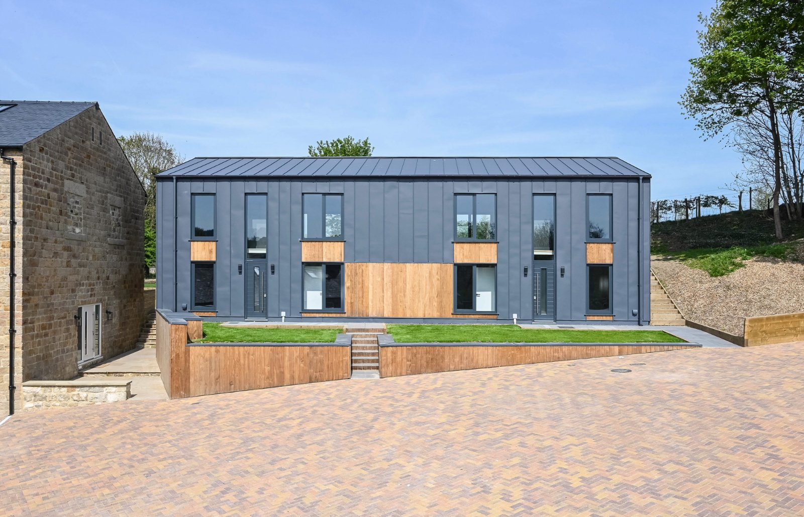 2 bedroom  semi-detached house for sale