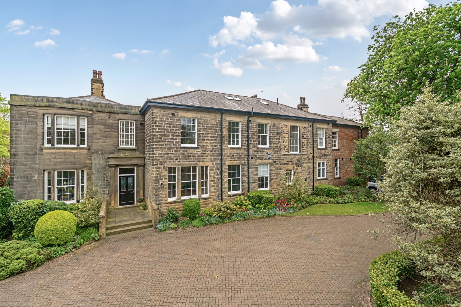 2 bedroom apartment for sale