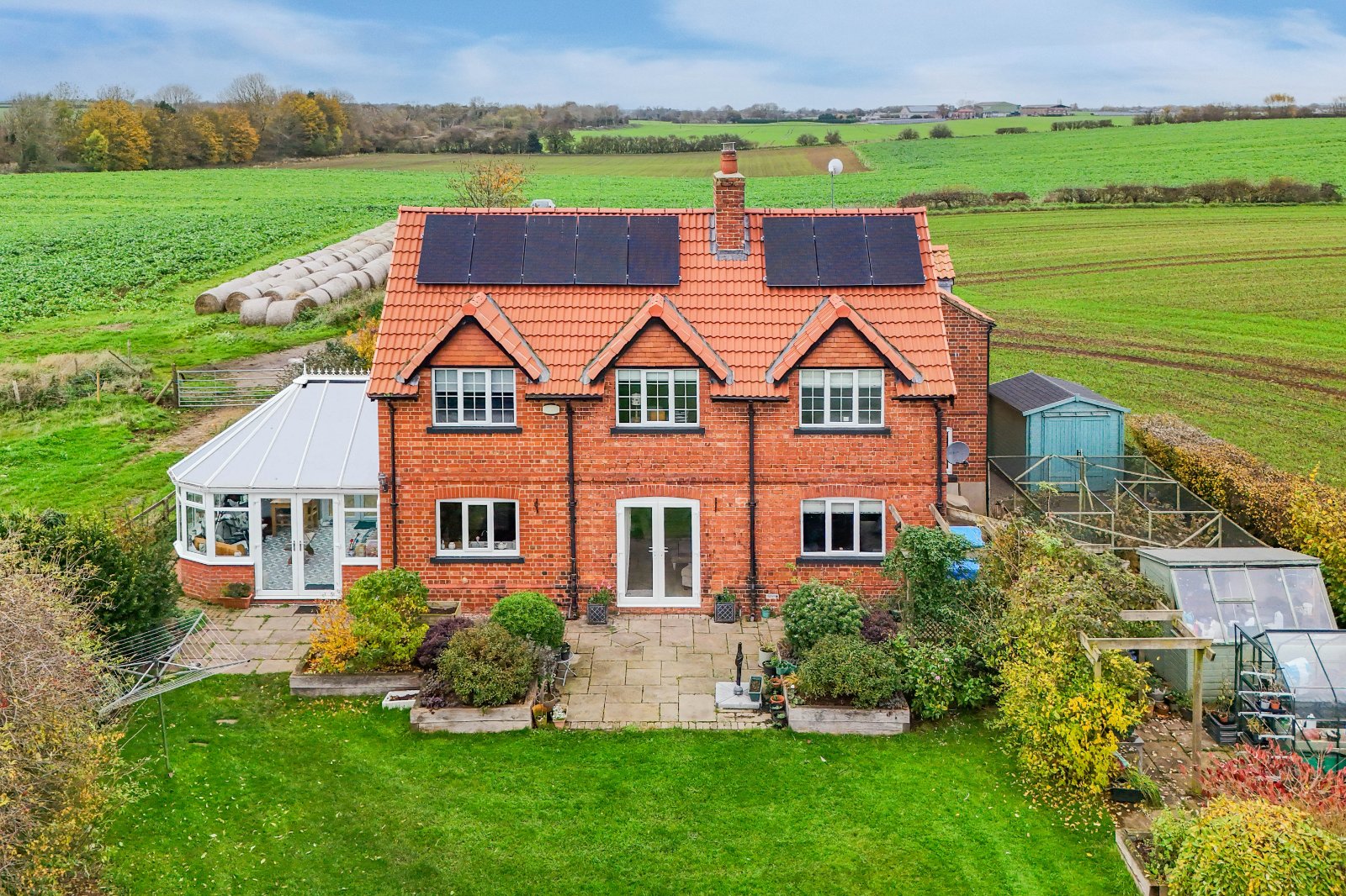 4 bedroom  detached house for sale