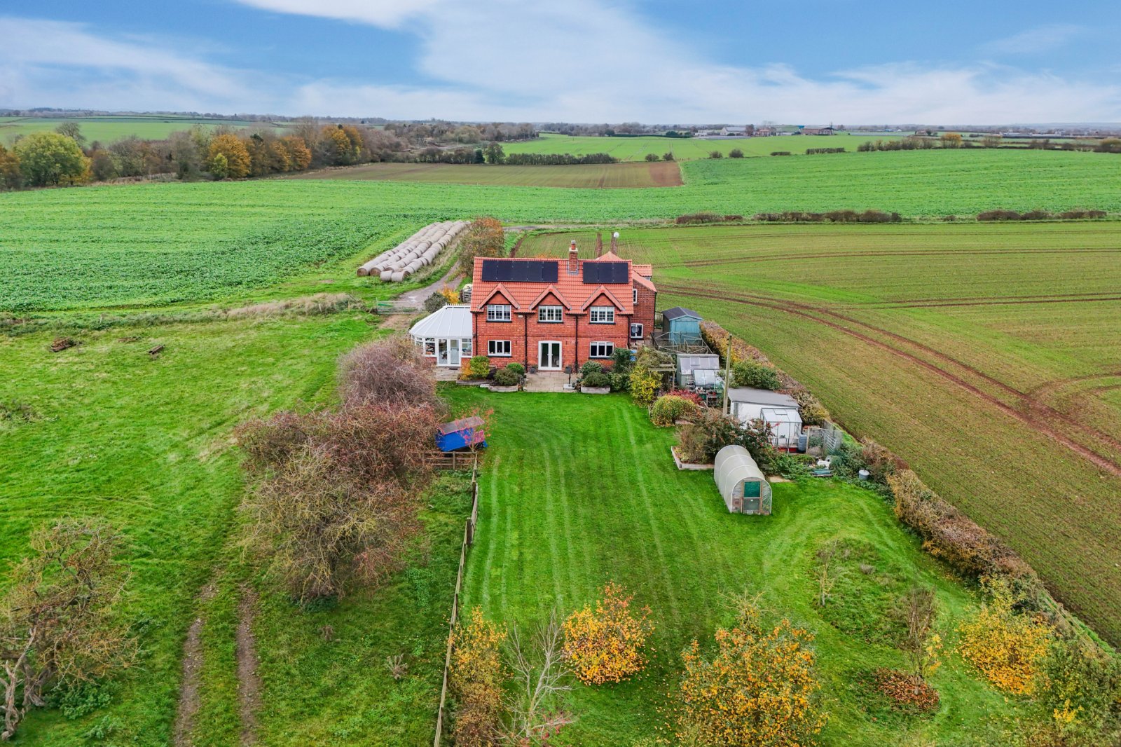 4 bedroom  detached house for sale