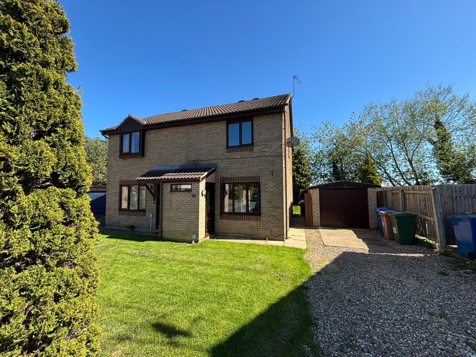 3 bedroom  semi-detached house to rent