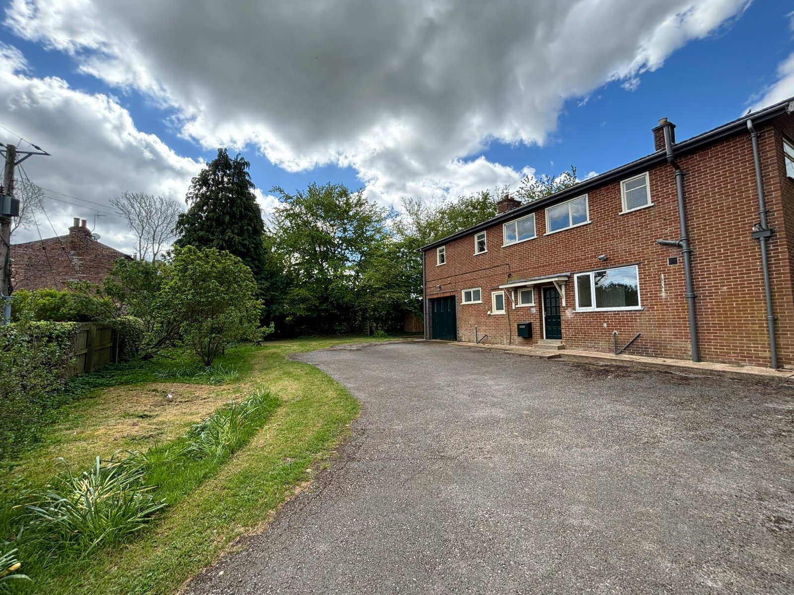 4 bedroom  detached house to rent